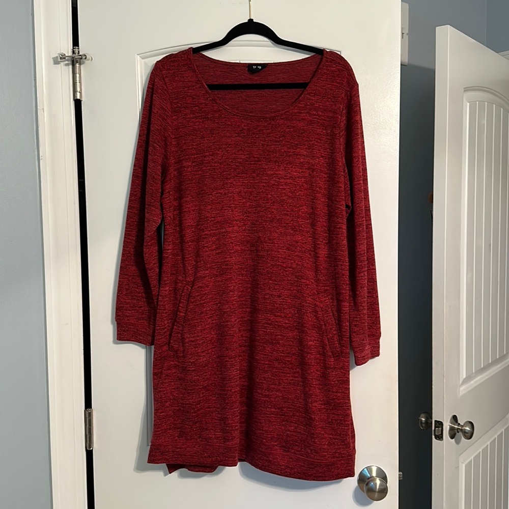 Tacera women’s sweater with pockets.
